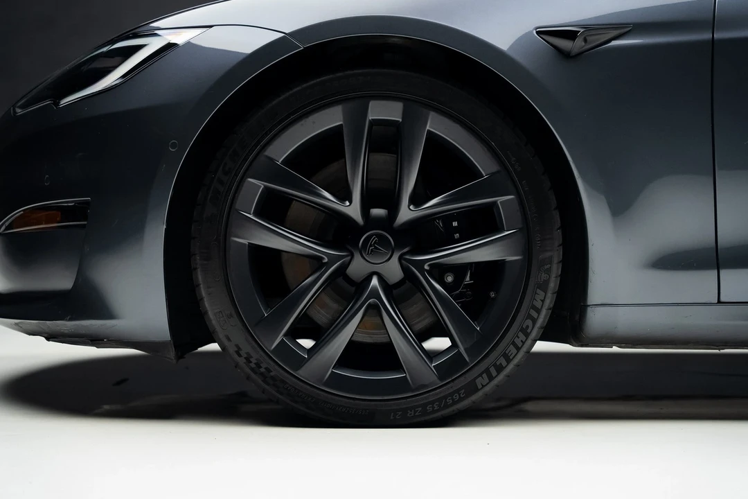 2022 Tesla Model S Plaid - Image 18 of 21