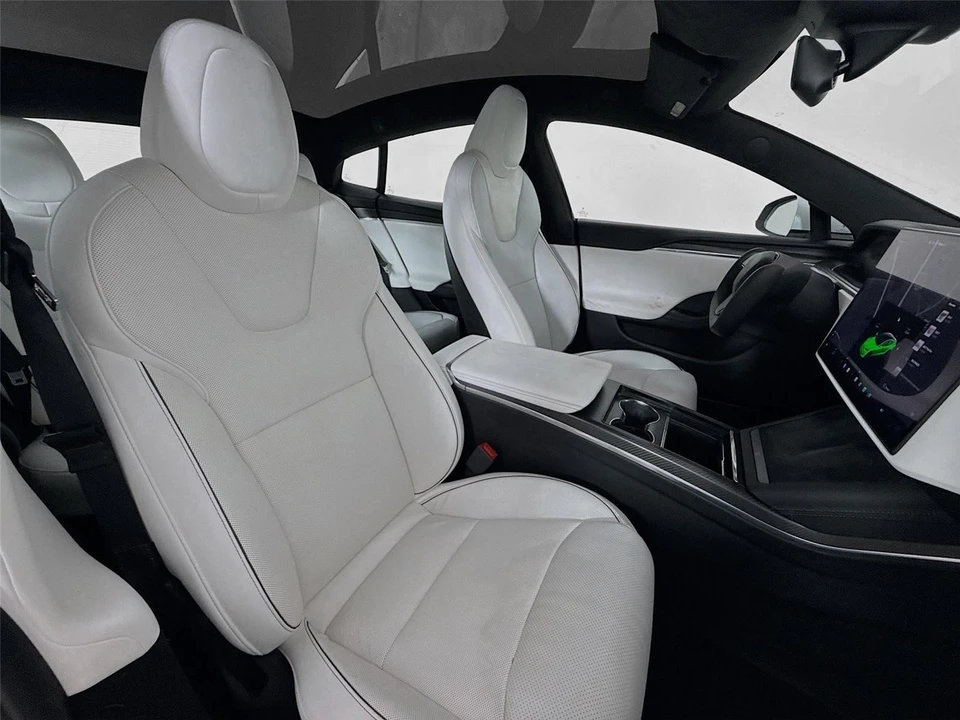 2022 Tesla Model S Plaid - Image 18 of 21