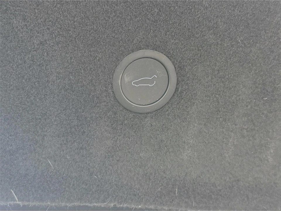2022 Tesla Model S Plaid - Image 16 of 21