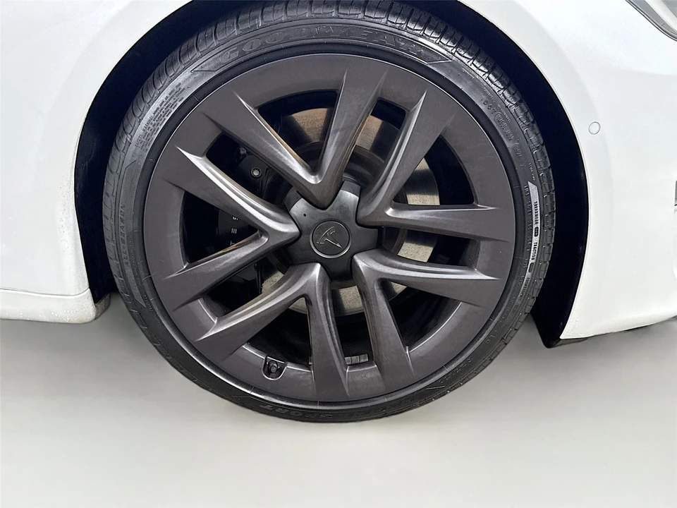 2022 Tesla Model S Plaid - Image 17 of 21