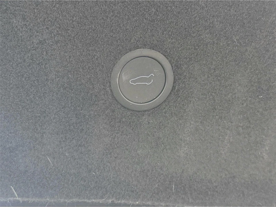 2022 Tesla Model S Plaid - Image 12 of 21