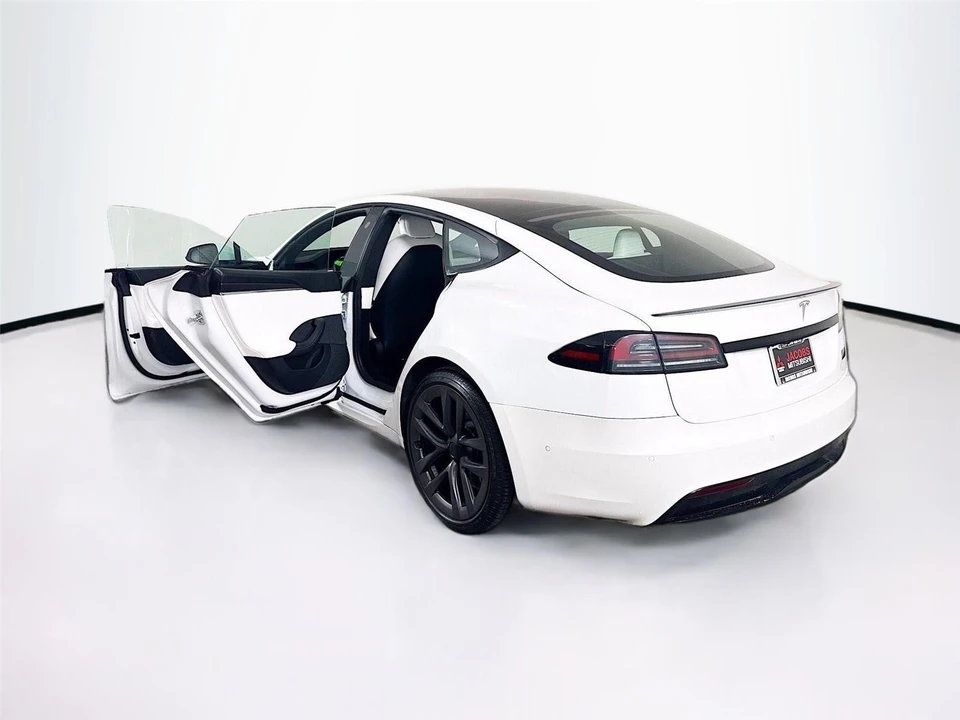 2022 Tesla Model S Plaid - Image 18 of 21