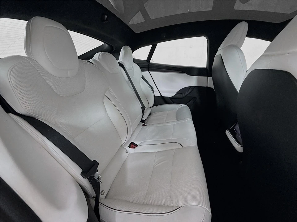 2022 Tesla Model S Plaid - Image 17 of 21