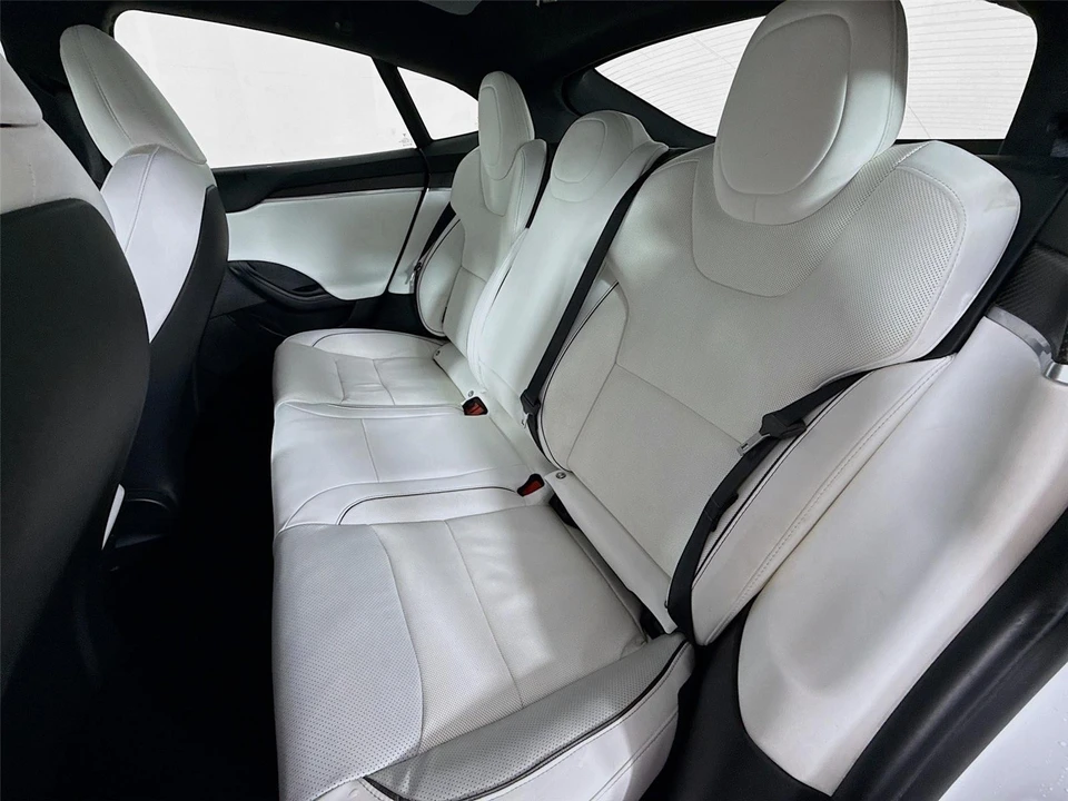 2022 Tesla Model S Plaid - Image 10 of 21