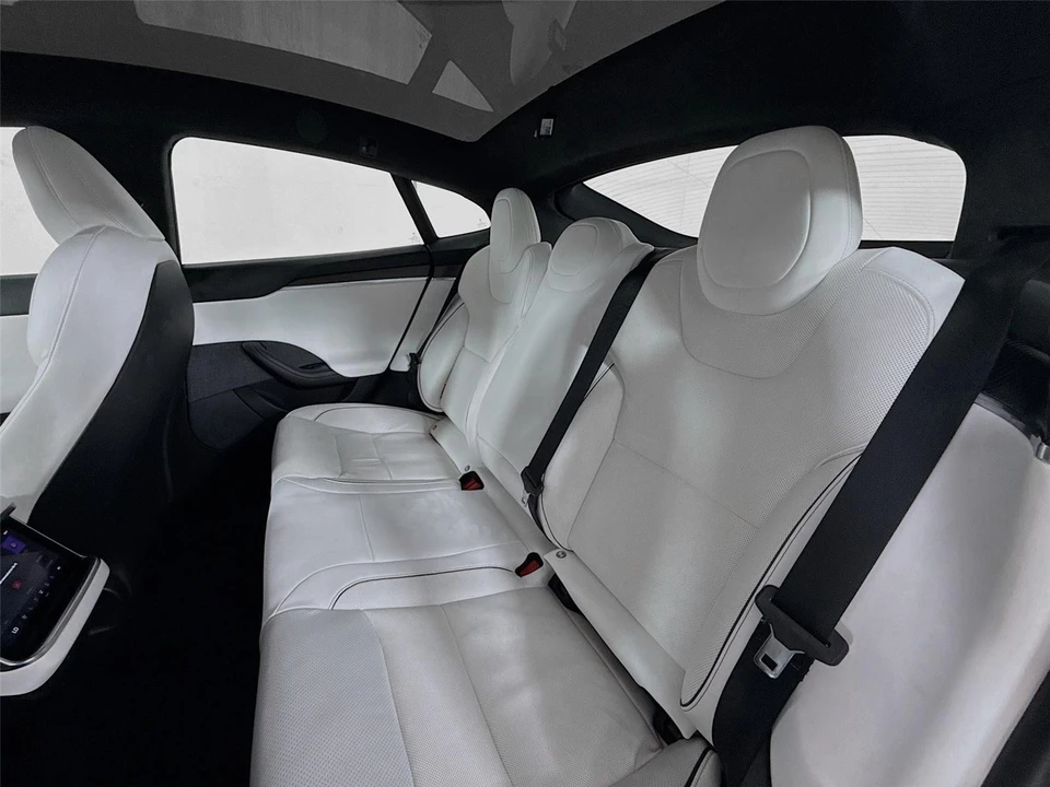 2022 Tesla Model S Plaid - Image 11 of 21