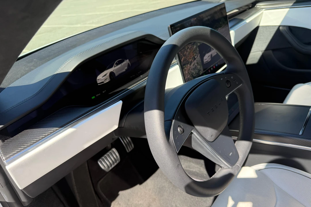 2022 Tesla Model S Plaid - Image 27 of 31