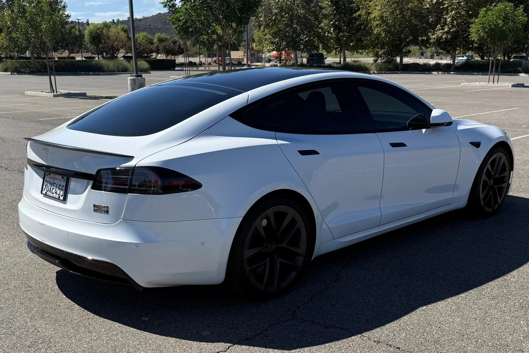 2022 Tesla Model S Plaid - Image 4 of 31