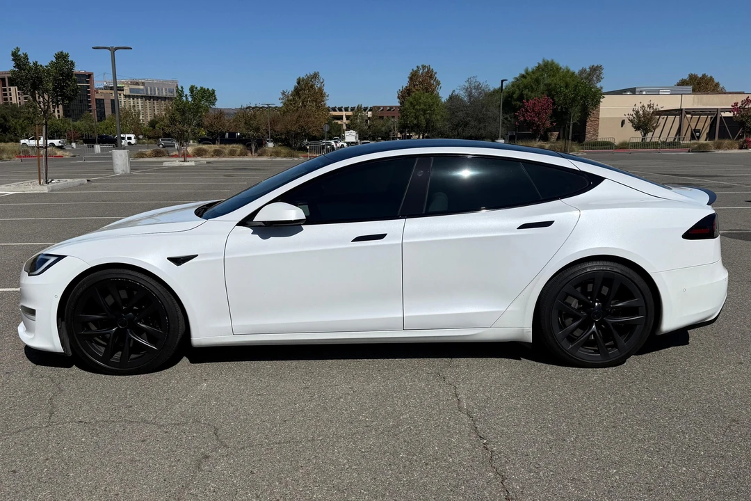 2022 Tesla Model S Plaid - Image 3 of 31