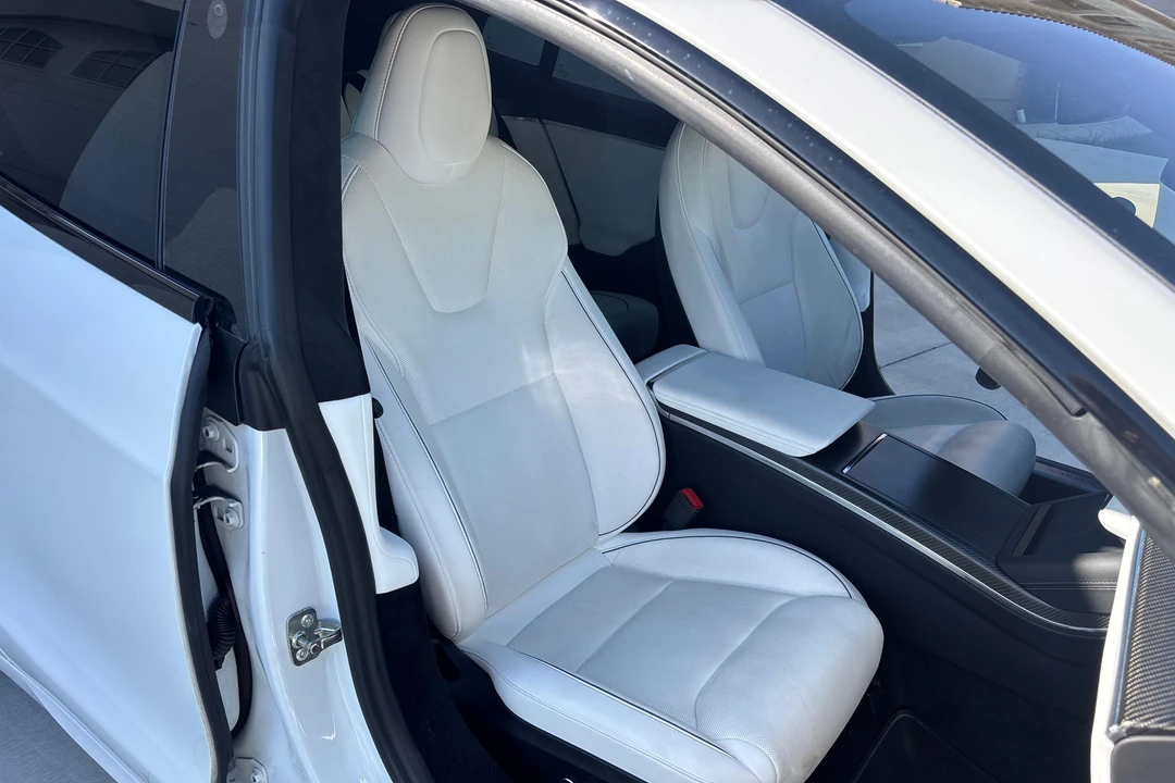 2022 Tesla Model S Plaid - Image 28 of 31