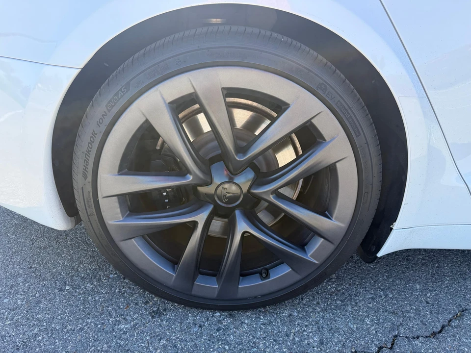 2022 Tesla Model S Plaid - Image 21 of 31