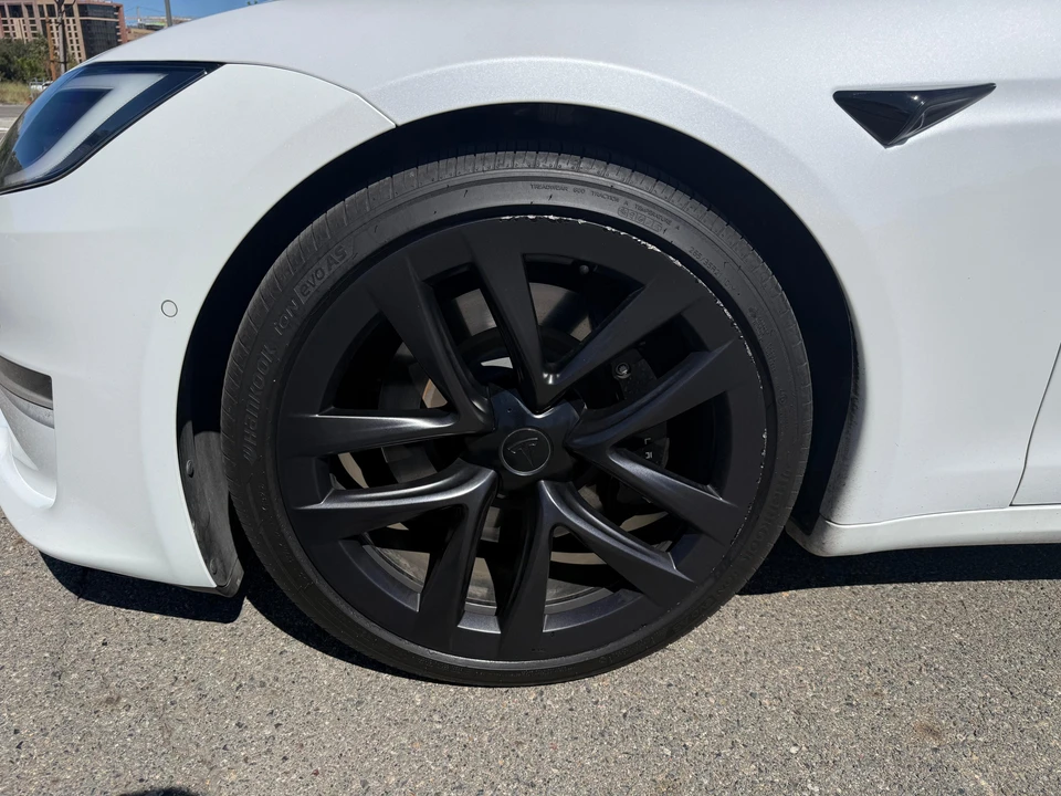 2022 Tesla Model S Plaid - Image 19 of 31