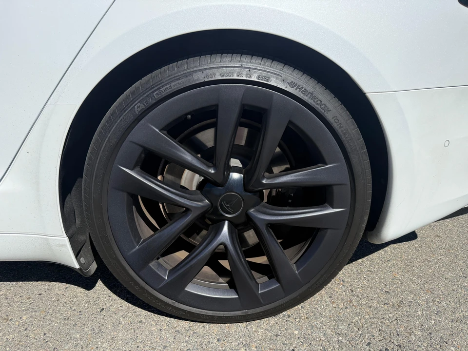 2022 Tesla Model S Plaid - Image 20 of 31