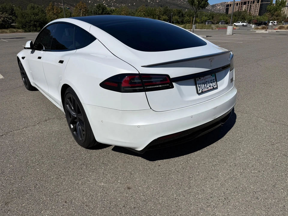 2022 Tesla Model S Plaid - Image 9 of 31