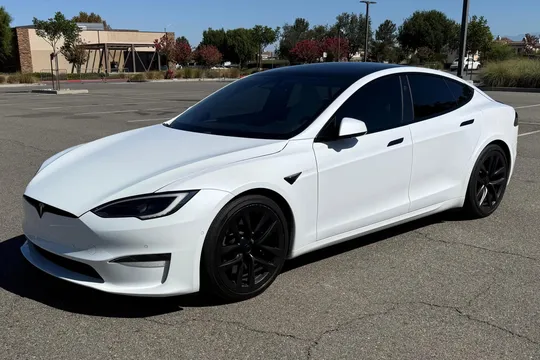 2022 Tesla Model S Plaid
