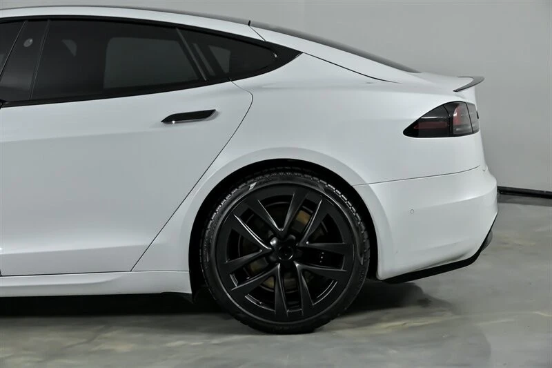 2022 Tesla Model S Plaid - Image 9 of 12