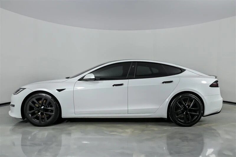 2022 Tesla Model S Plaid - Image 8 of 12