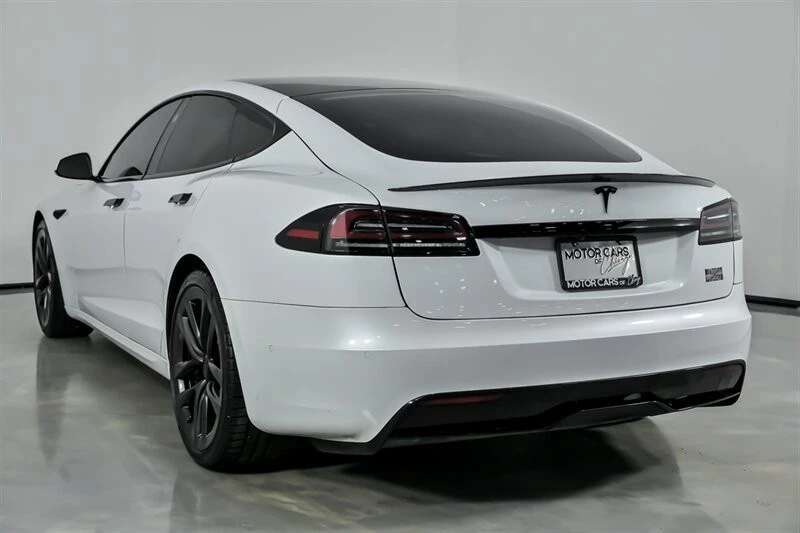 2022 Tesla Model S Plaid - Image 10 of 12