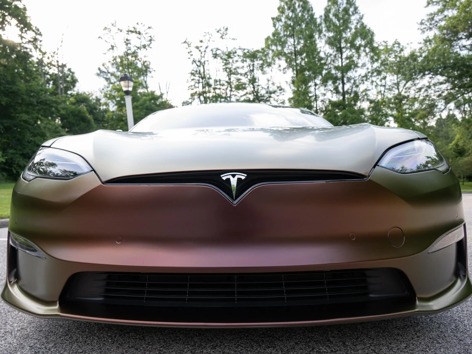 2022 Tesla Model S Plaid - Image 8 of 31