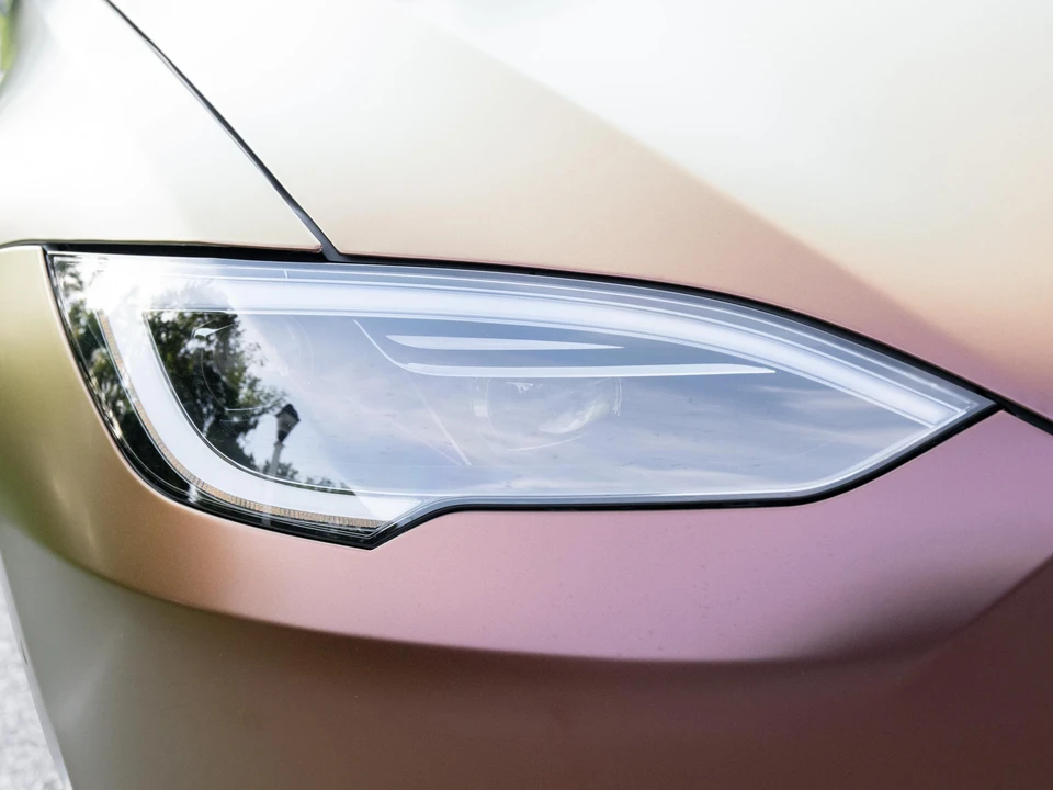 2022 Tesla Model S Plaid - Image 15 of 31