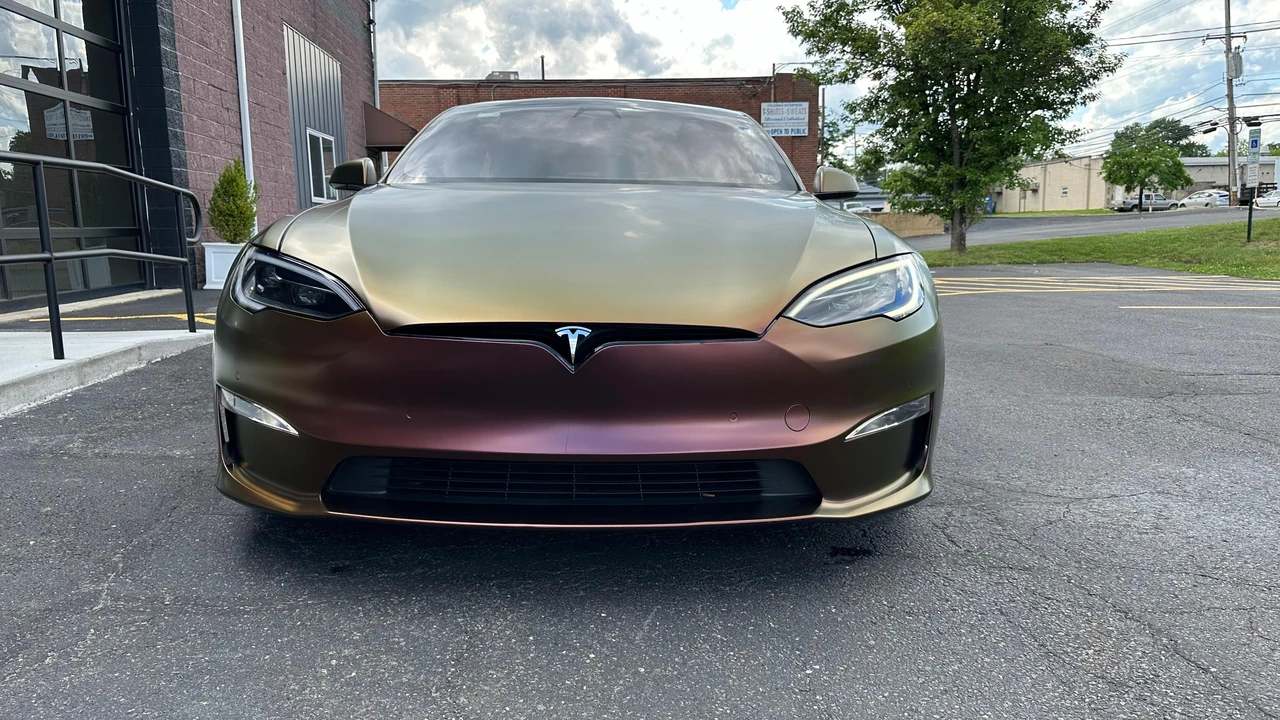 2022 Tesla Model S Plaid - Image 6 of 31