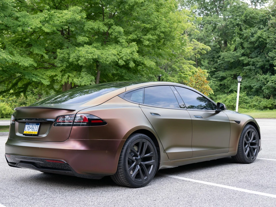 2022 Tesla Model S Plaid - Image 12 of 31