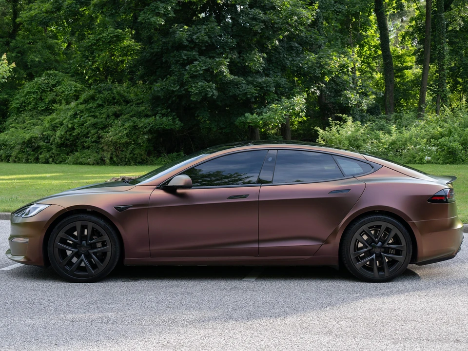 2022 Tesla Model S Plaid - Image 10 of 31