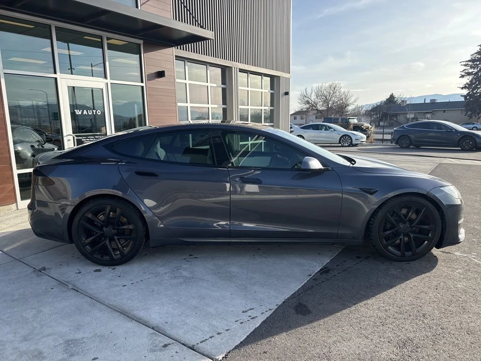 2022 Tesla Model S Plaid - Image 9 of 21