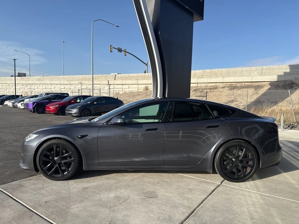 2022 Tesla Model S Plaid - Image 5 of 21