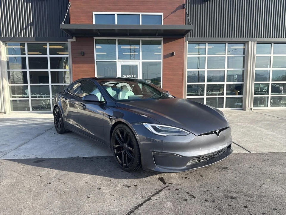 2022 Tesla Model S Plaid - Image 2 of 21