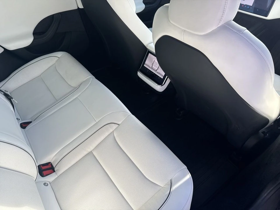 2022 Tesla Model S Plaid - Image 19 of 21
