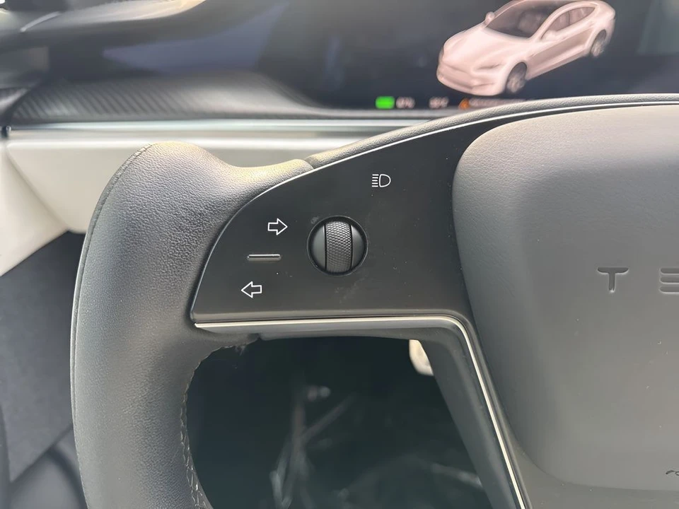 2022 Tesla Model S Plaid - Image 16 of 21
