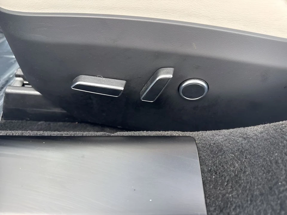 2022 Tesla Model S Plaid - Image 10 of 21