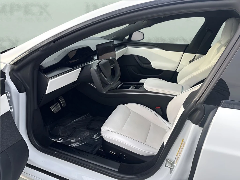 2022 Tesla Model S Plaid - Image 9 of 21