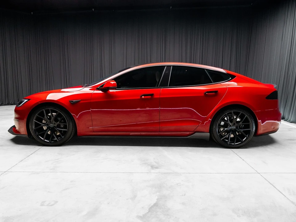 2022 Tesla Model S Plaid - Image 10 of 12