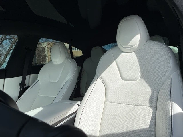 2022 Tesla Model S Plaid - Image 11 of 21