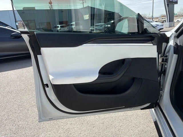 2022 Tesla Model S Plaid - Image 9 of 21