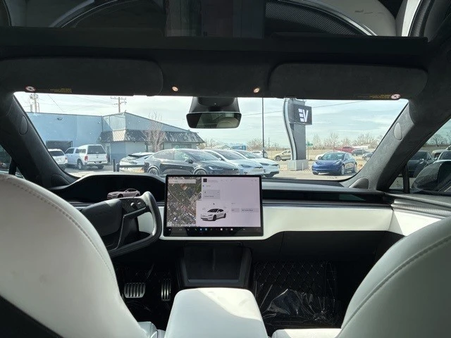 2022 Tesla Model S Plaid - Image 18 of 21