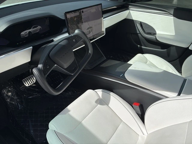 2022 Tesla Model S Plaid - Image 10 of 21