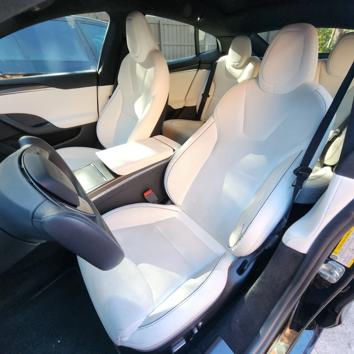 2022 Tesla Model S Plaid - Image 9 of 20
