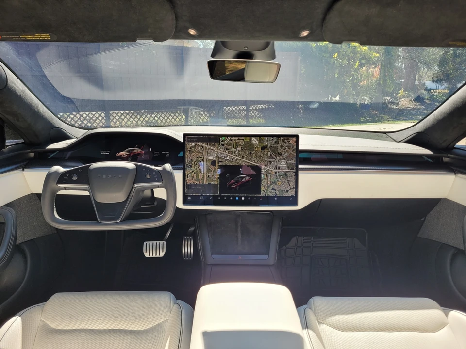 2022 Tesla Model S Plaid - Image 10 of 20