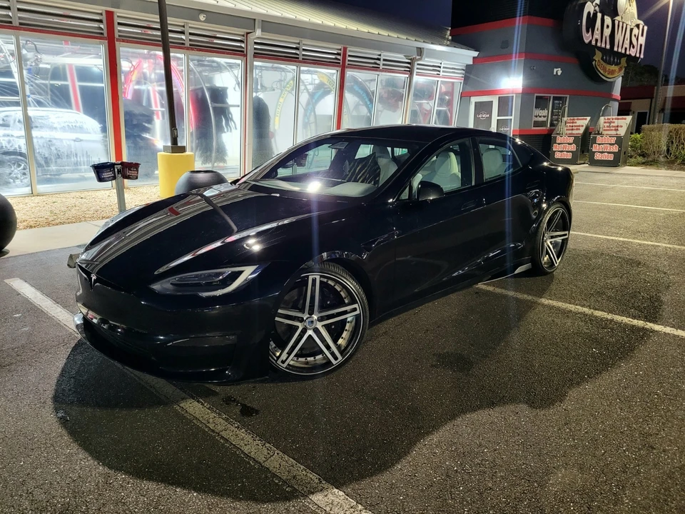 2022 Tesla Model S Plaid - Image 13 of 20