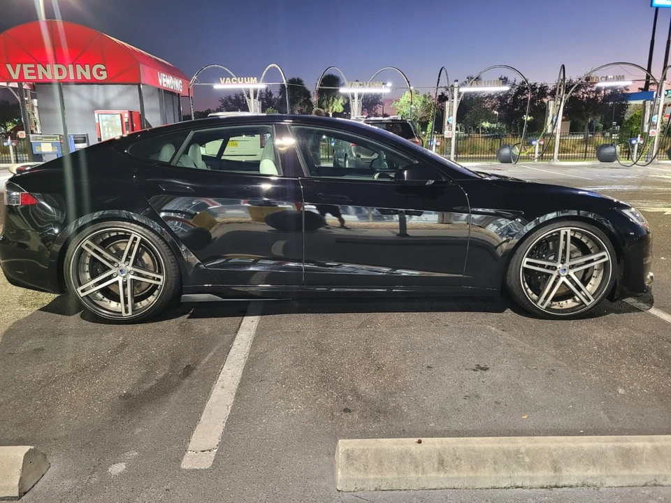 2022 Tesla Model S Plaid - Image 16 of 20