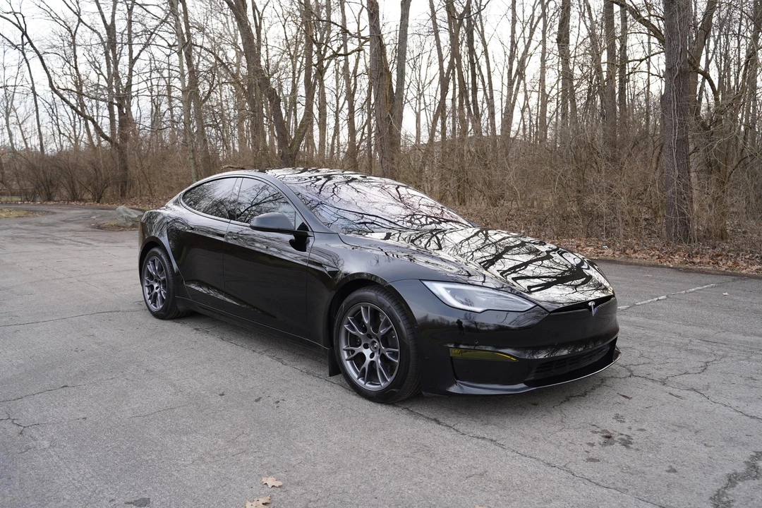 2022 Tesla Model S Plaid - Image 11 of 31