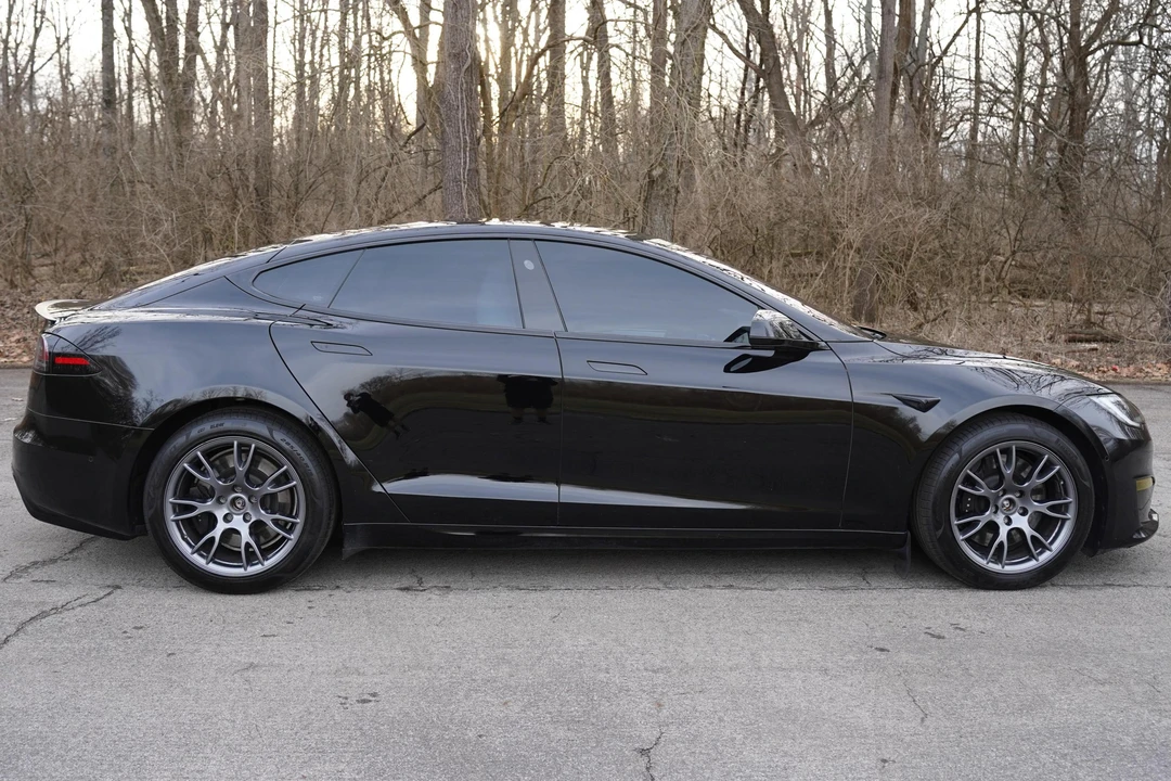 2022 Tesla Model S Plaid - Image 3 of 31