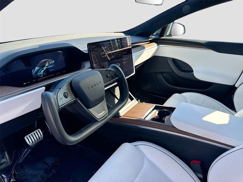 2022 Tesla Model S Plaid - Image 9 of 21