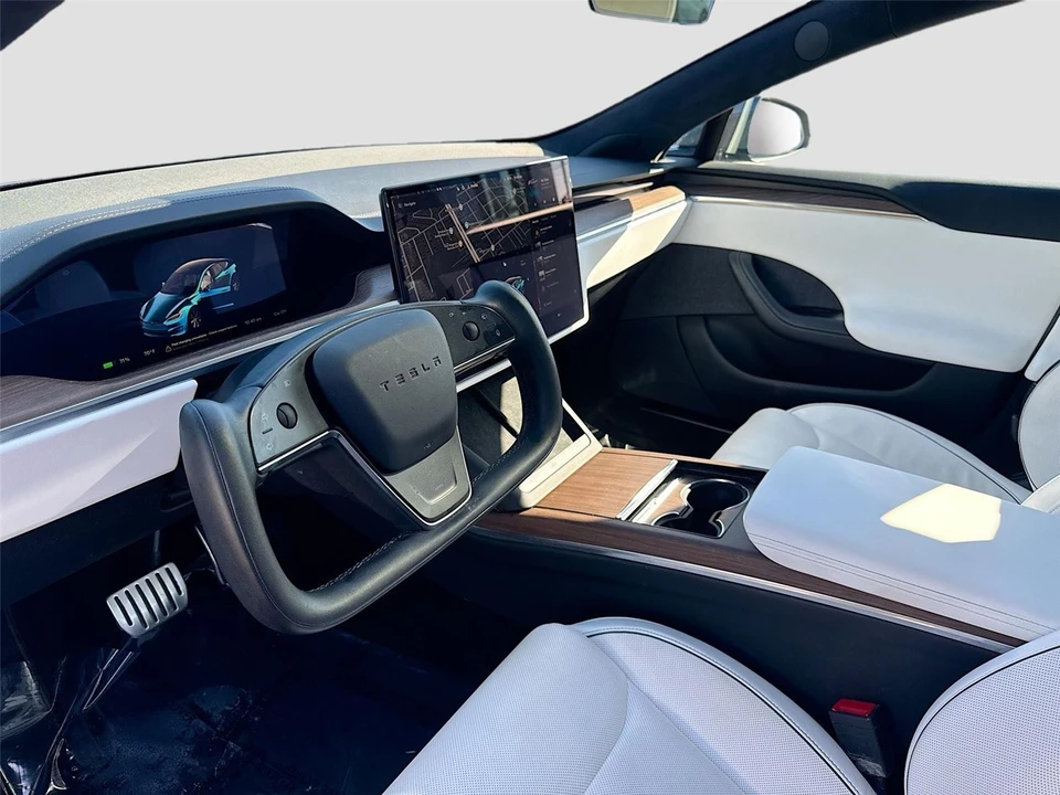 2022 Tesla Model S Plaid - Image 9 of 21