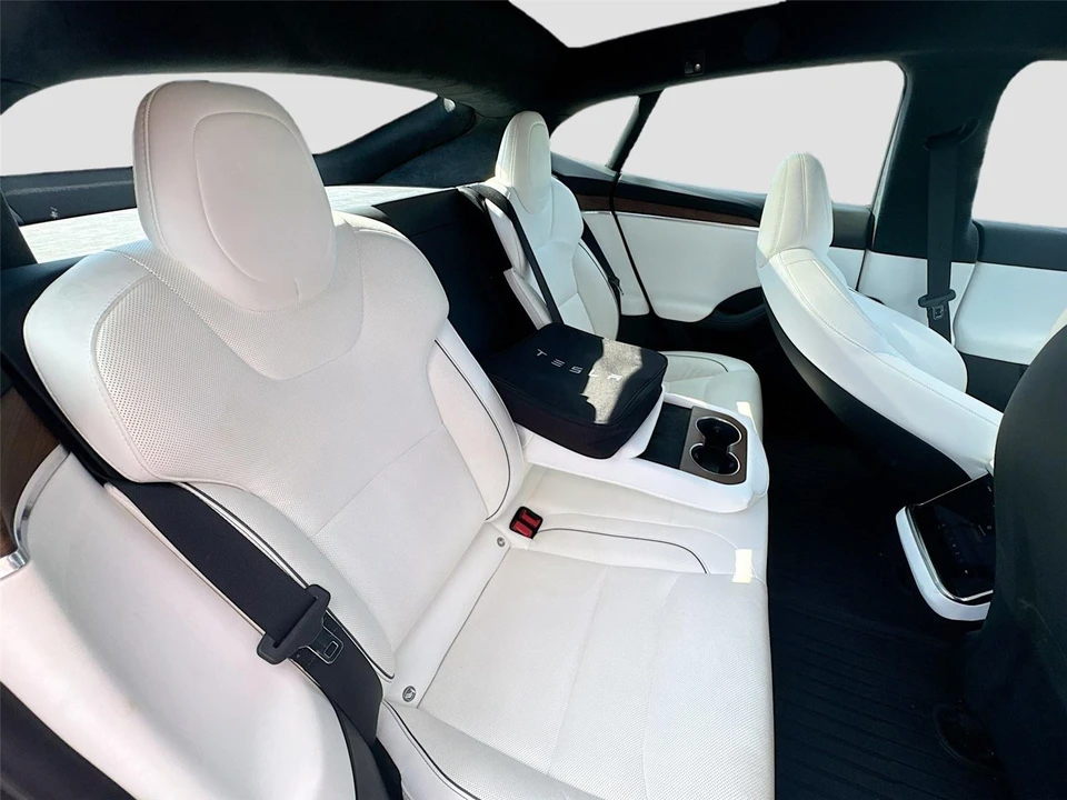 2022 Tesla Model S Plaid - Image 12 of 17