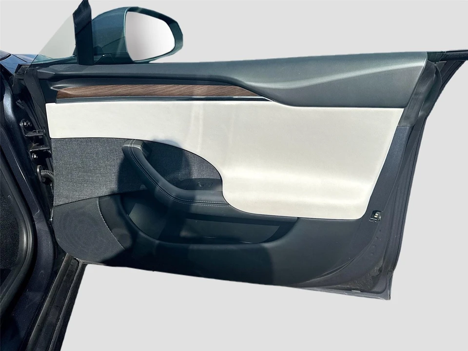 2022 Tesla Model S Plaid - Image 9 of 17