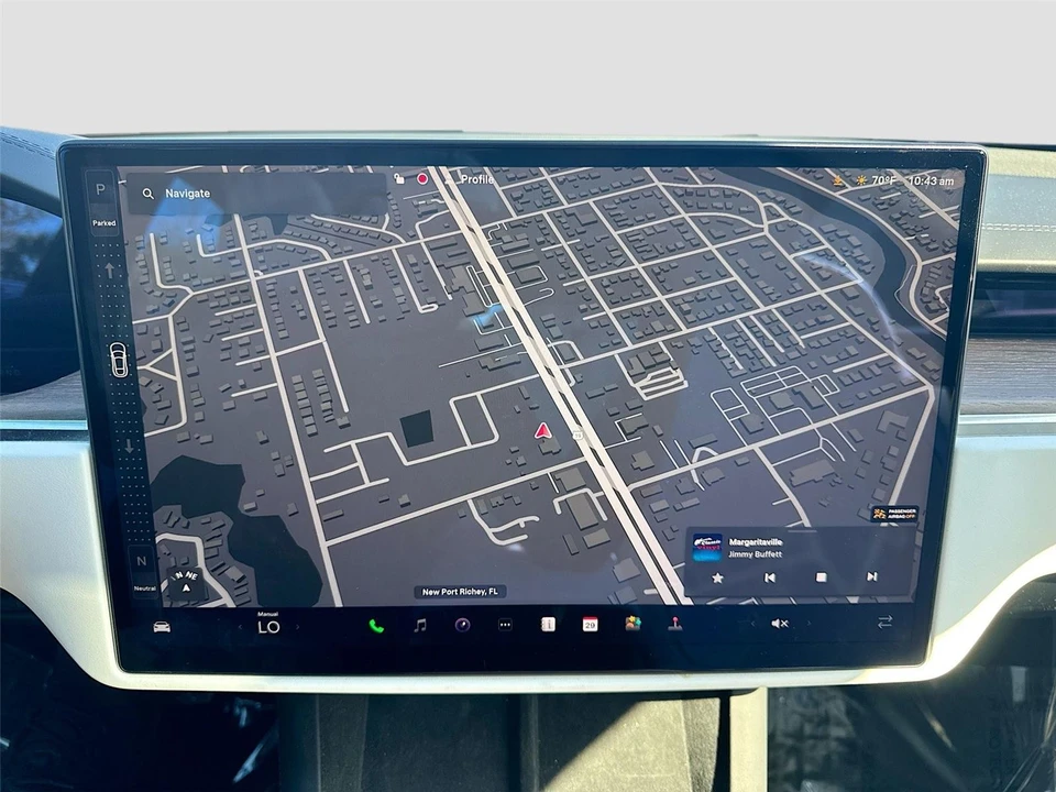 2022 Tesla Model S Plaid - Image 16 of 21