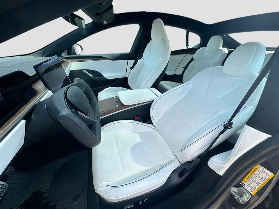 2022 Tesla Model S Plaid - Image 15 of 17
